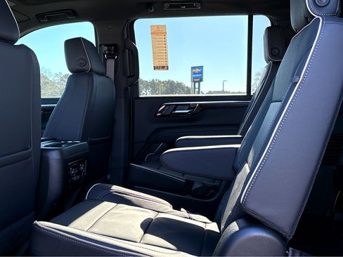 New 2025 Chevrolet Suburban Premier w/ Sun And Tow Package image 21