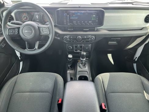 Used 2024 Jeep Wrangler Unlimited Sport AWD/4WD image 10