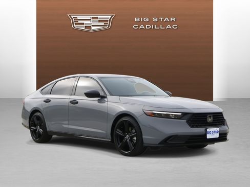 Used 2025 Honda Accord Sport image 7