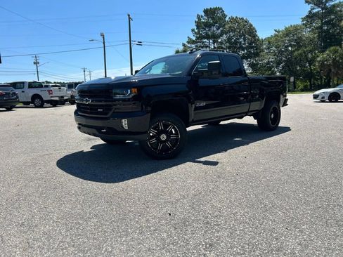 Used 2018 Chevrolet Silverado 1500 LT w/ Midnight Edition image 2