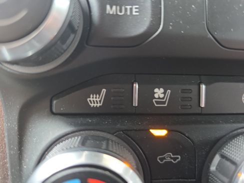 Used 2022 RAM 1500 Laramie w/ Sport Appearance Package AWD/4WD image 22