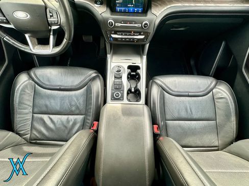 Used 2020 Ford Explorer Platinum w/ Premium Technology Package AWD/4WD image 39