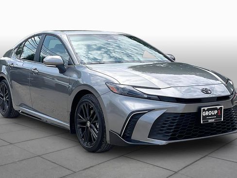 Used 2026 Toyota Camry SE FWD image 3
