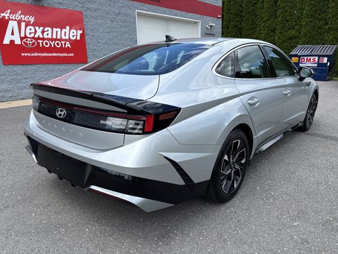 Used 2025 Hyundai Sonata SEL FWD image 3