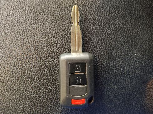 Used 2019 Mitsubishi Outlander Sport LE FWD image 32