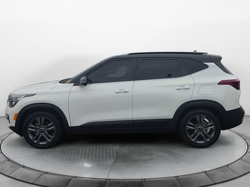 Used 2023 Kia Seltos S FWD image 2