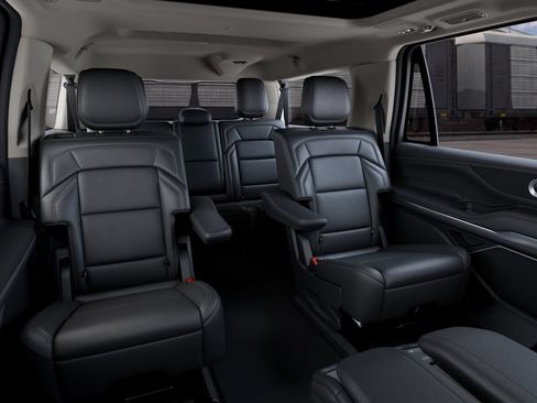 New 2027 Lincoln Navigator L Reserve AWD/4WD image 11