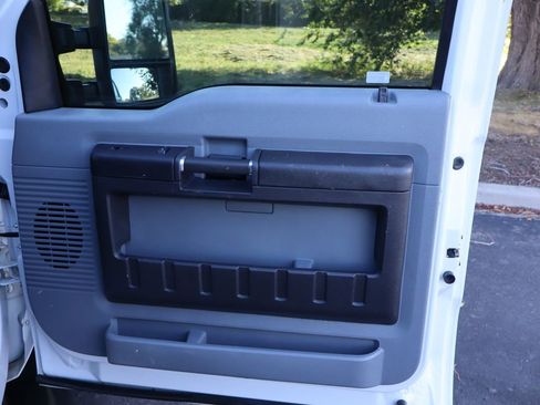 Used 2012 Ford F550 XL w/ Payload Upgrade Pkg image 32