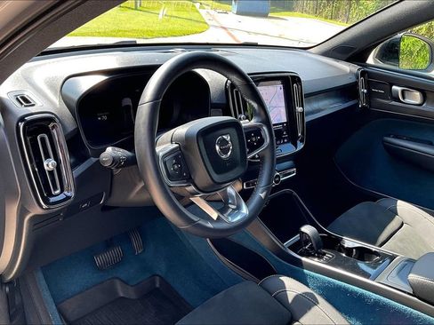 Certified 2023 Volvo C40 P8 Recharge Ultimate w/ Protection Package Premier AWD/4WD image 16