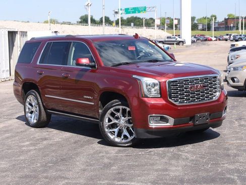 Used 2019 GMC Yukon Denali w/ Denali Ultimate Package AWD/4WD image 2