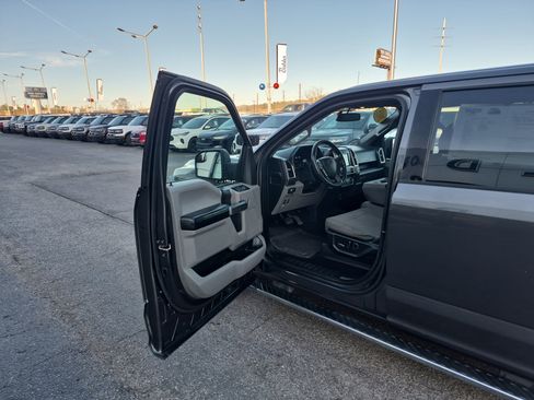 Used 2015 Ford F150 XLT w/ Equipment Group 302A Luxury image 11