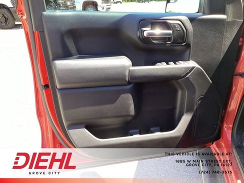 Used 2019 Chevrolet Silverado 1500 Custom w/ Custom Value Package AWD/4WD image 18