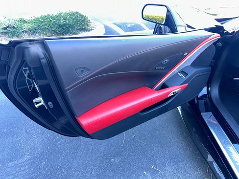 Used 2015 Chevrolet Corvette Z06 w/ 3LZ Preferred Equipment Group image 31