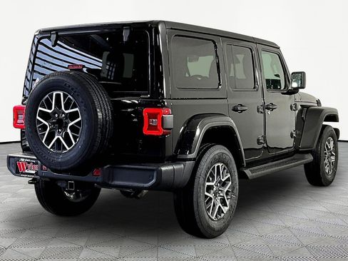 New 2026 Jeep Wrangler Unlimited Sahara AWD/4WD image 7