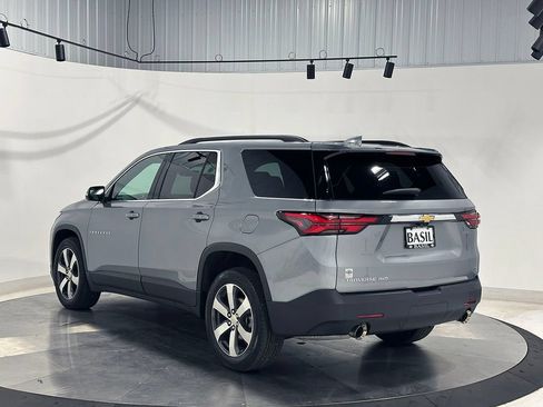 Used 2023 Chevrolet Traverse LT w/ LT Premium Package AWD/4WD image 14