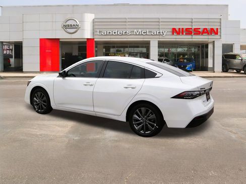 New 2026 Nissan Sentra SL w/ Floor Mat Package image 5