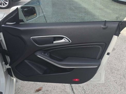 Used 2015 Mercedes-Benz CLA 250 4MATIC image 18