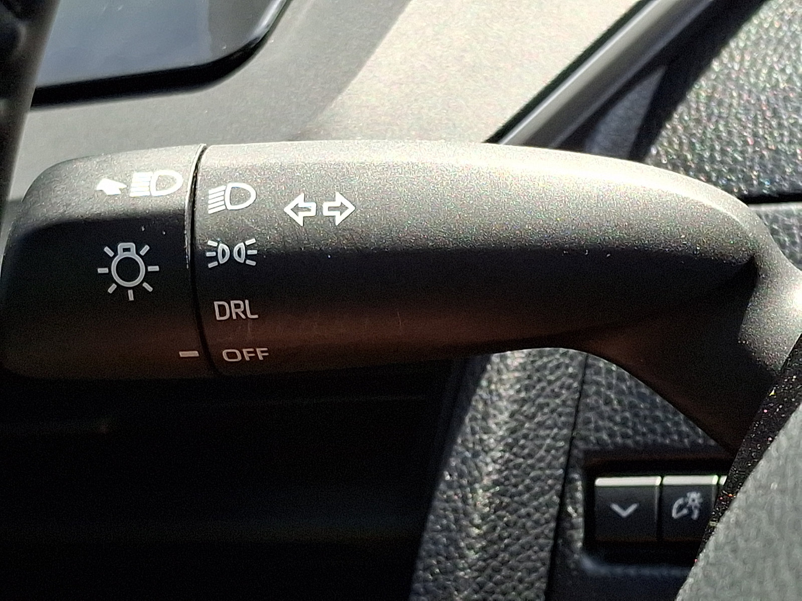 Used 2024 Toyota Prius LE AWD/4WD image 26