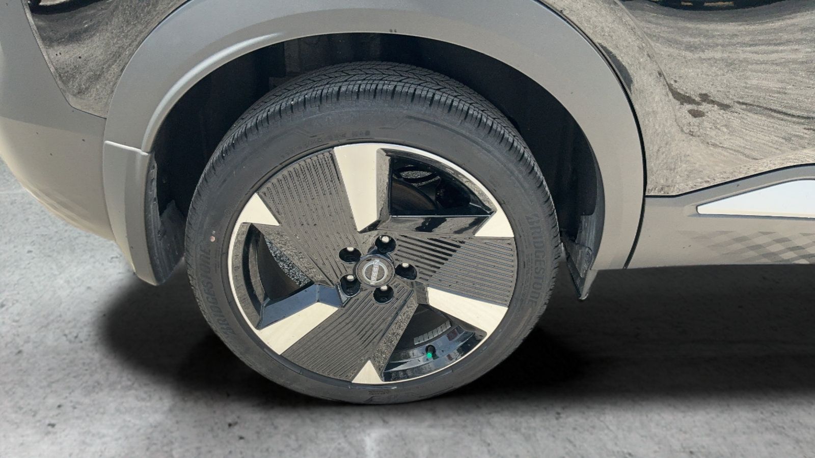 Certified 2025 Nissan Kicks SR FWD image 44