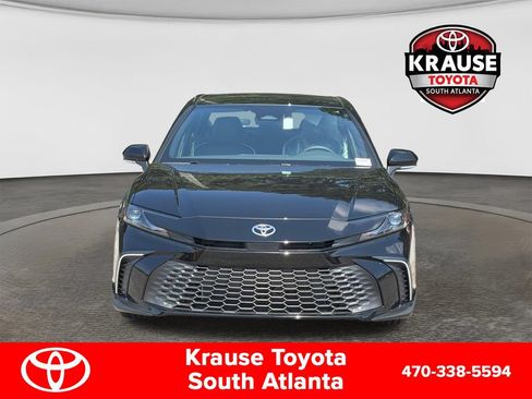 New 2026 Toyota Camry Hybrid FWD image 2