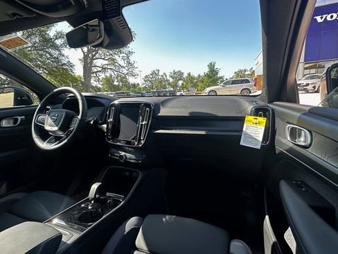 Certified 2024 Volvo C40 Recharge Core w/ Climate Package image 9