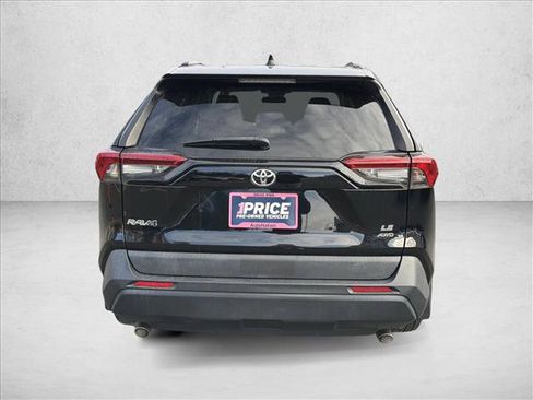 Used 2019 Toyota RAV4 LE image 6