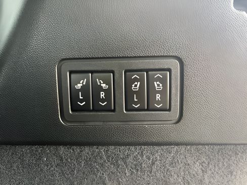 Used 2020 Cadillac XT6 Premium Luxury FWD image 9