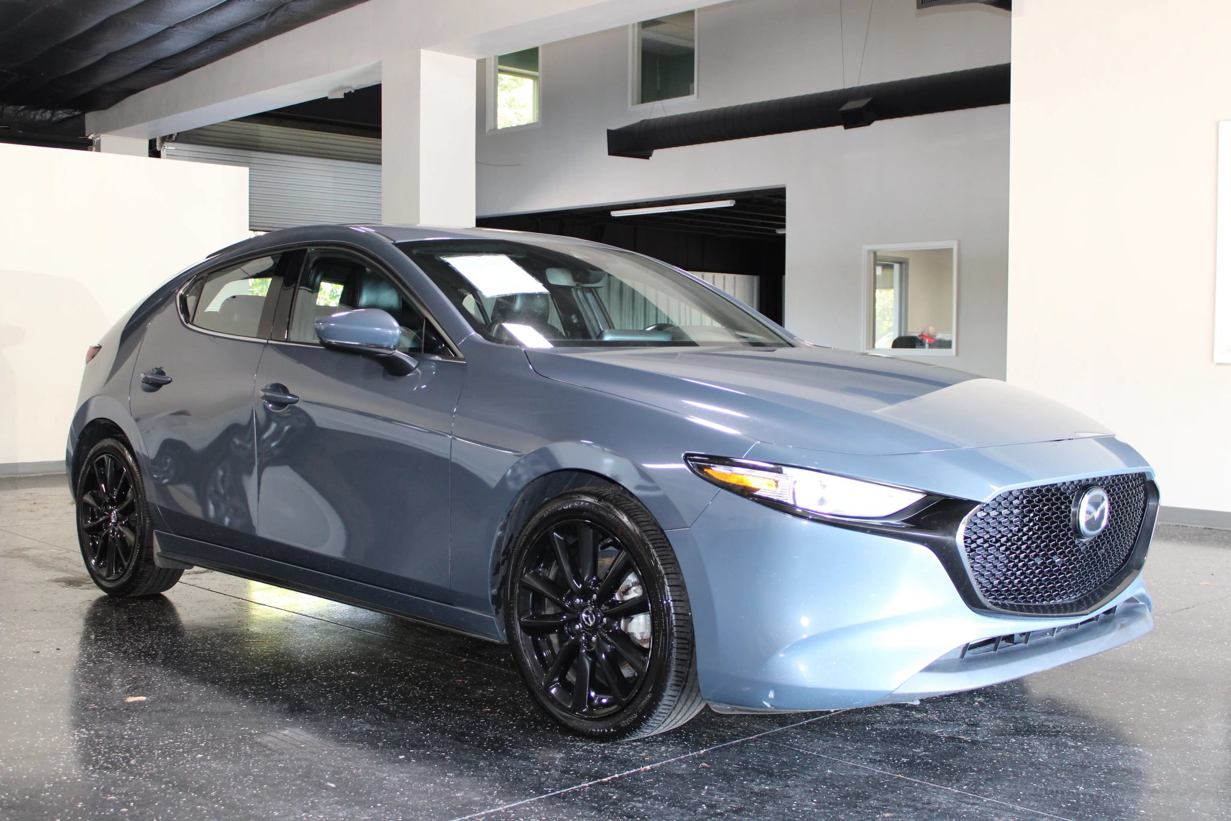 Used 2021 MAZDA MAZDA3 s FWD image 1