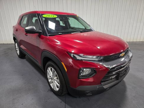 Used 2021 Chevrolet TrailBlazer LS FWD image 2