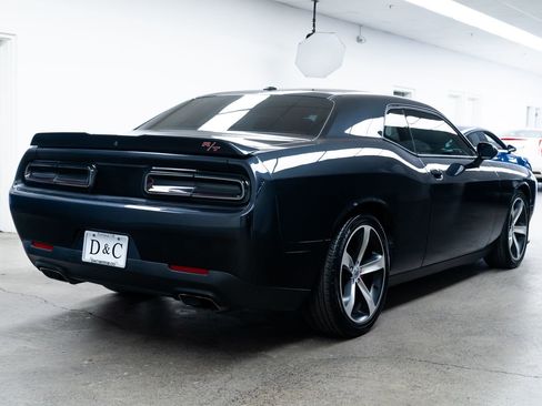 Used 2019 Dodge Challenger R/T w/ Driver Convenience Group image 6