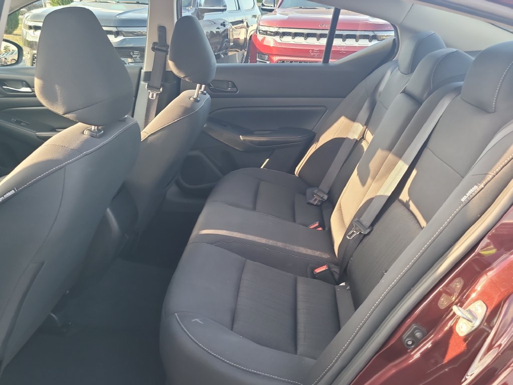 Used 2025 Nissan Altima 2.5 SV FWD image 12