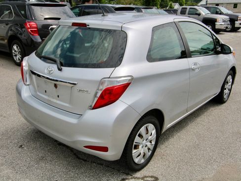 Used 2012 Toyota Yaris L image 6