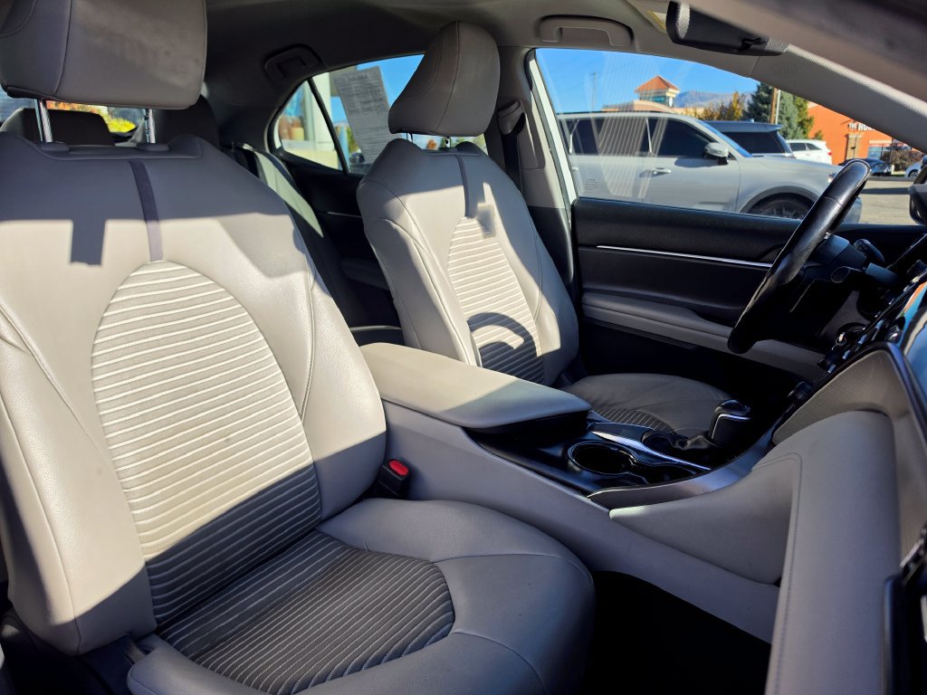 Used 2019 Toyota Camry SE FWD image 13