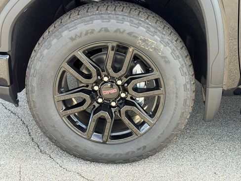 New 2026 GMC Sierra 1500 Elevation w/ LPO, Elevation Black Package image 14