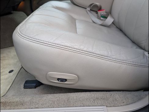 Used 2010 Mercury Grand Marquis LS image 10