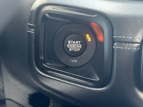 Used 2024 Jeep Wrangler High Altitude AWD/4WD image 19