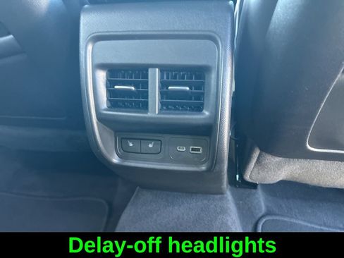 Used 2023 Cadillac XT4 Luxury w/ Cold Weather Package FWD image 27