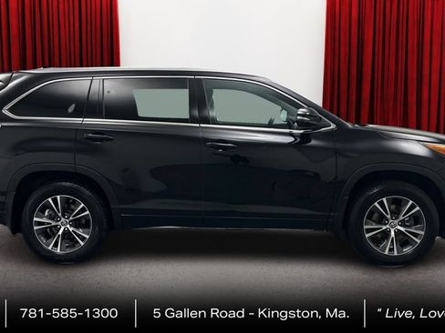 Used 2016 Toyota Highlander XLE AWD/4WD image 4