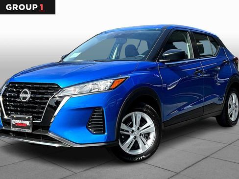 Used 2025 Nissan Kicks Play S image 1