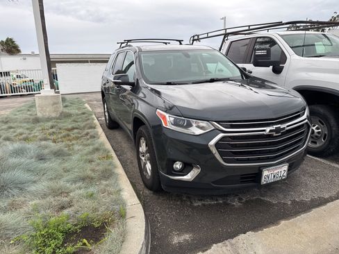 Used 2020 Chevrolet Traverse LT image 3