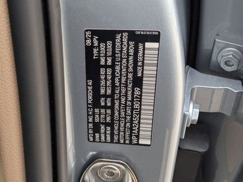 Certified 2026 Porsche Macan AWD/4WD image 29