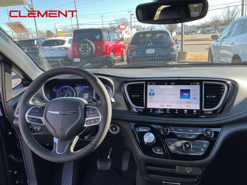 New 2026 Chrysler Pacifica Select FWD image 14