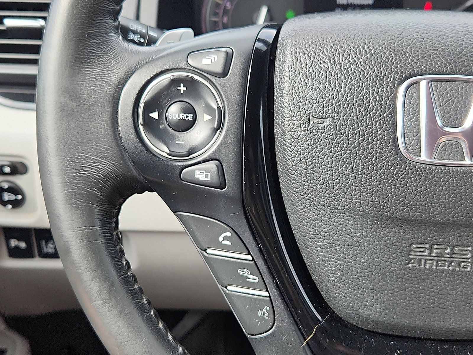 Used 2016 Honda Pilot Touring image 25