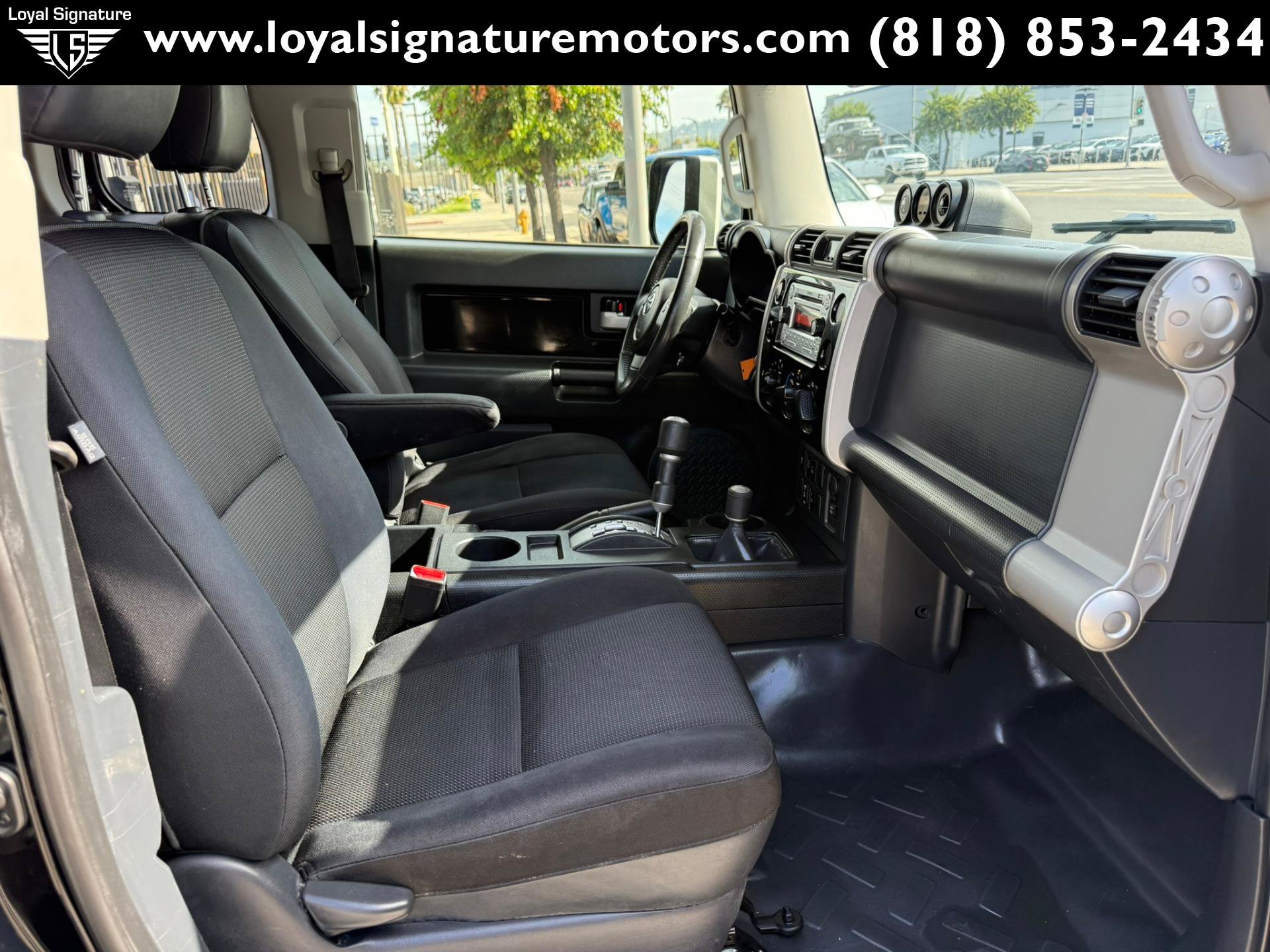 Used 2014 Toyota FJ Cruiser 4WD w/ Upgrade Package image 30