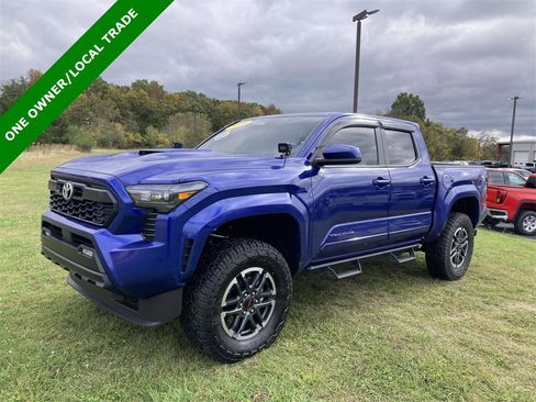 Used 2025 Toyota Tacoma TRD Sport image 8