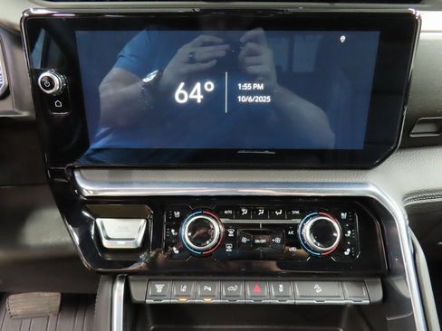 Used 2025 GMC Sierra 2500 Denali w/ Technology Package image 13