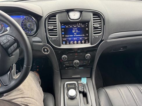 Used 2015 Chrysler 300 S image 15