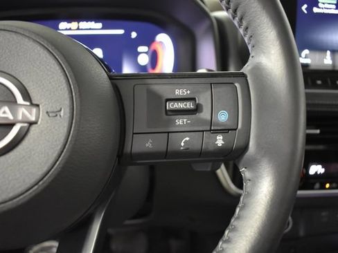 Used 2023 Nissan Rogue Platinum AWD/4WD image 17