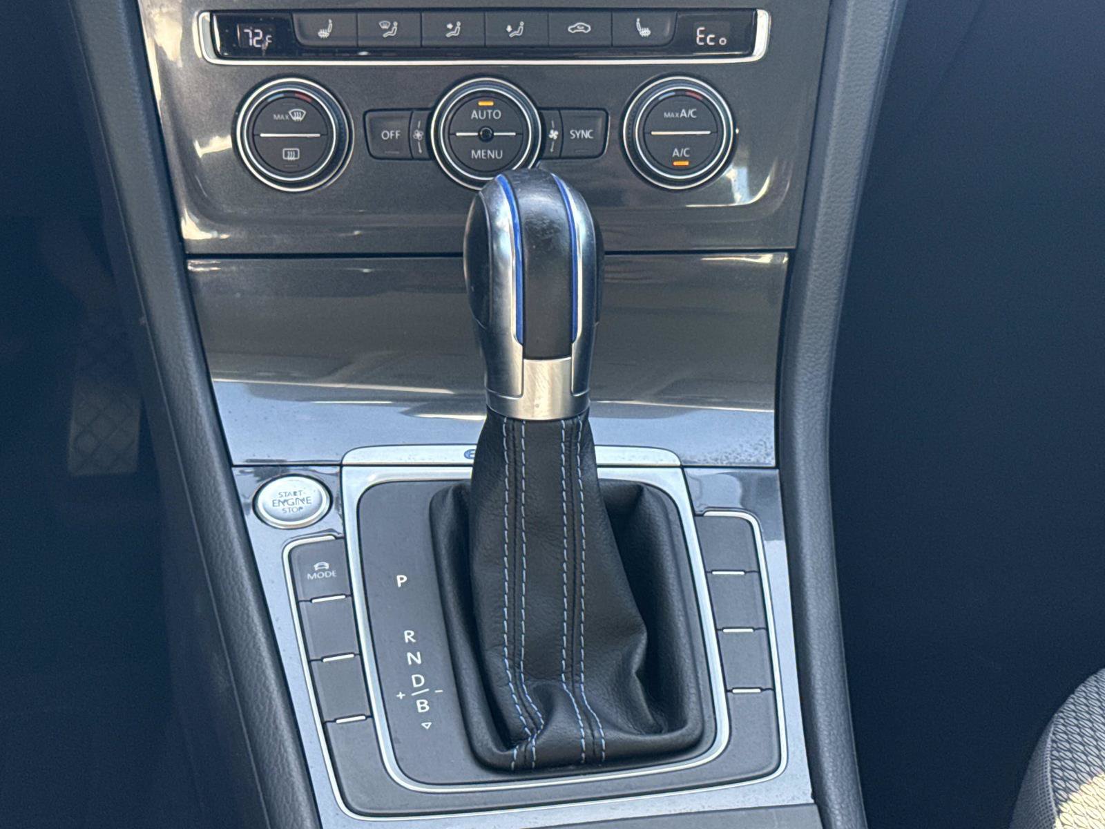 Used 2018 Volkswagen e-Golf SE w/ DC Fast Charging Package FWD image 20