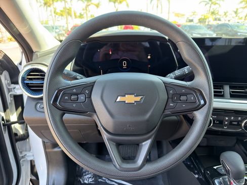 Used 2024 Chevrolet Trax LT image 16